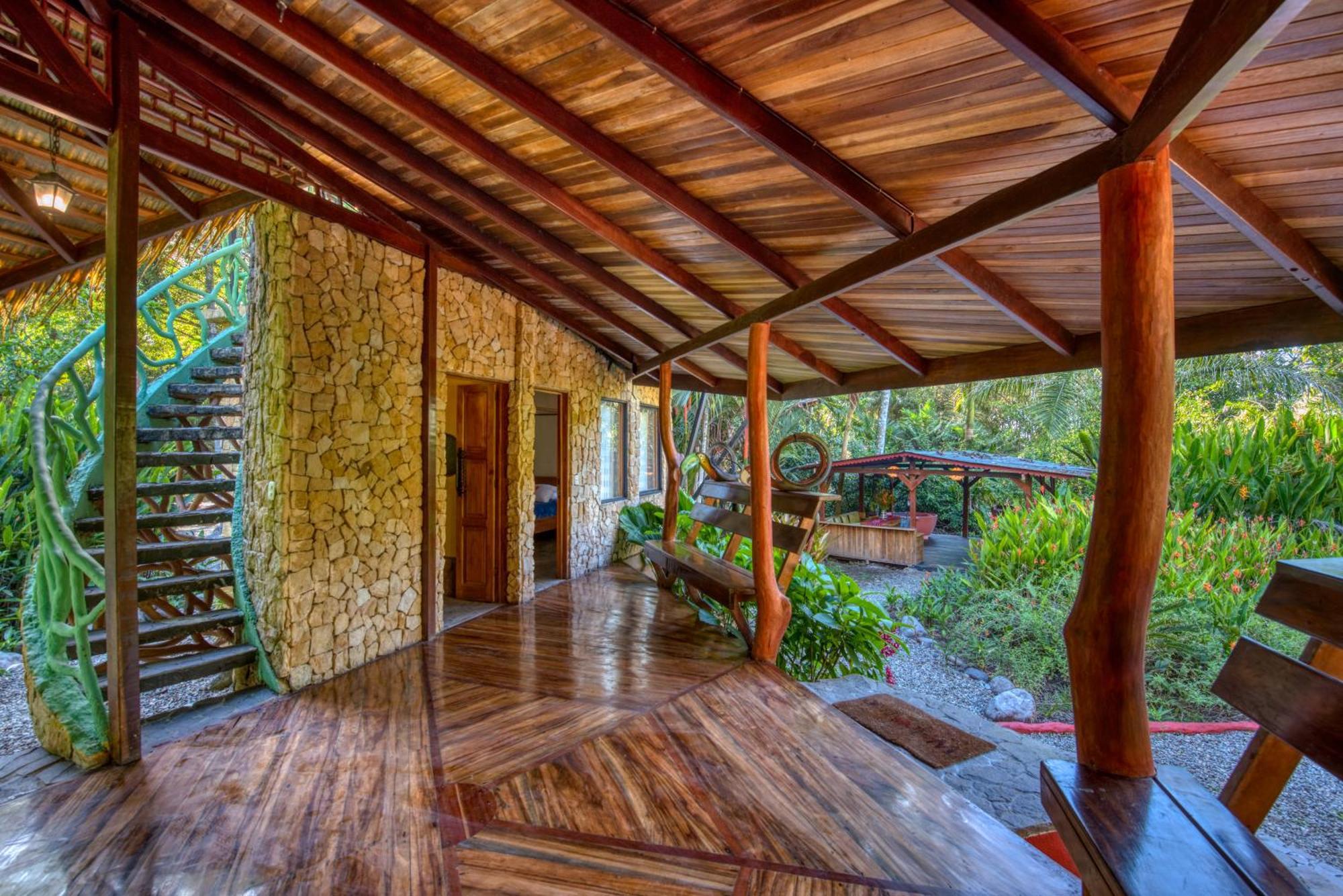 Tree House Beachfront Lodge Puerto Viejo de Talamanca Zewnętrze zdjęcie